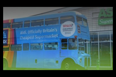 Aldi запустил автобус, который бесплатно подвозит покупателей от магазинов конкурентов до своих торговых точек
